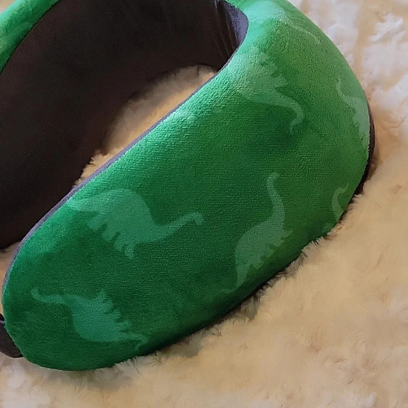 Neck pillow with dinosaurs green with snap button closure adult size travel - Picture 6 of 9